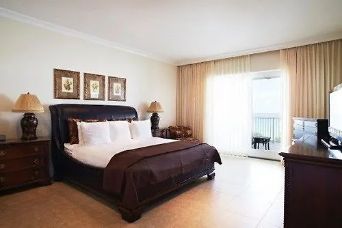Caribbean Club Boutique Hotel, Grand Cayman Seven Mile Beach Hotel