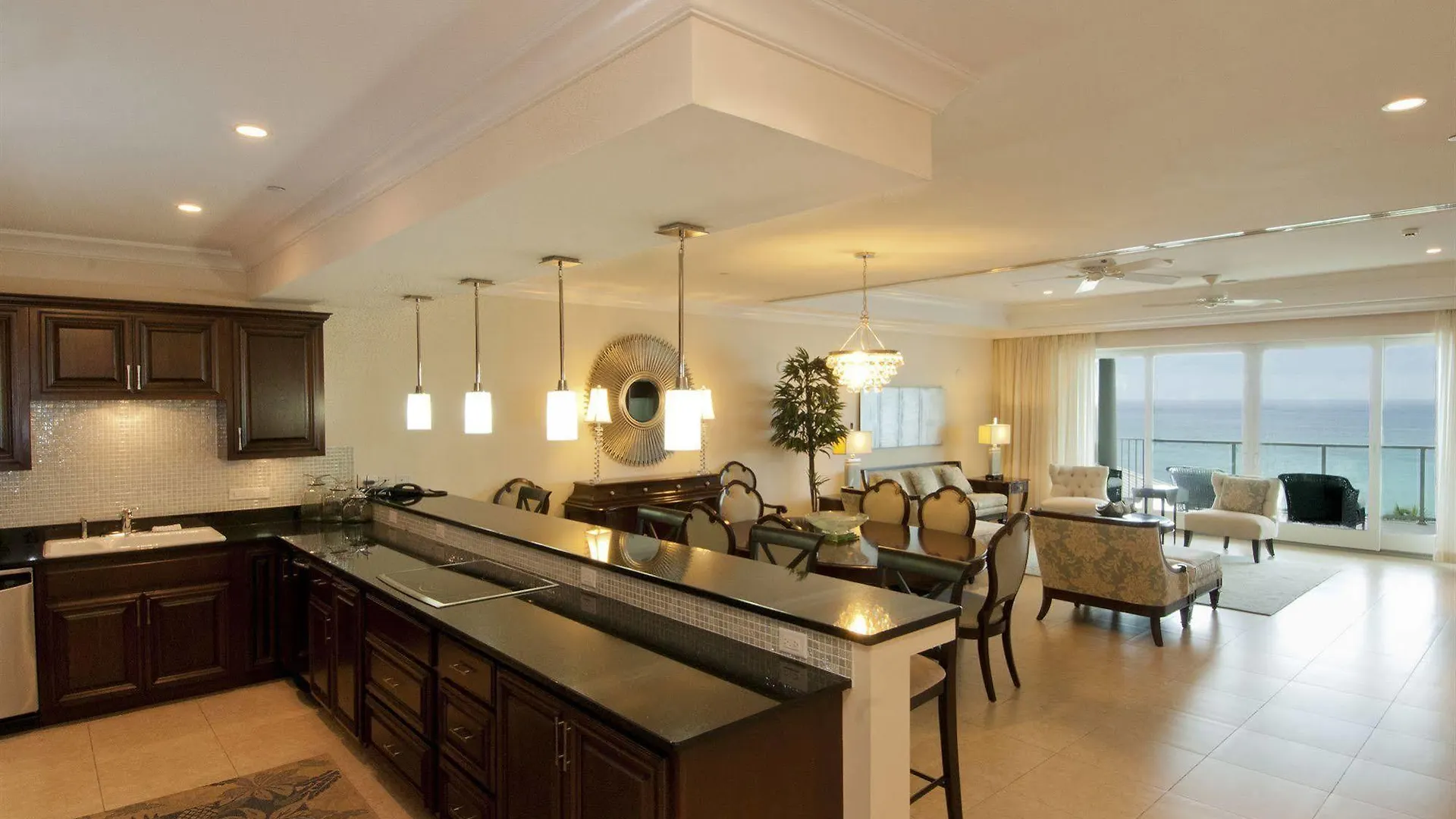 Caribbean Club Boutique Hotel, Grand Cayman Seven Mile Beach Cayman Islands
