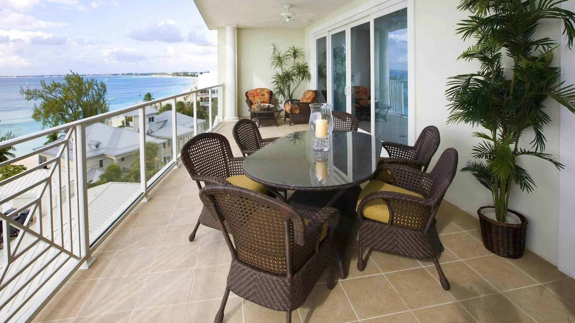Hotel Caribbean Club Boutique Hotel, Grand Cayman Seven Mile Beach