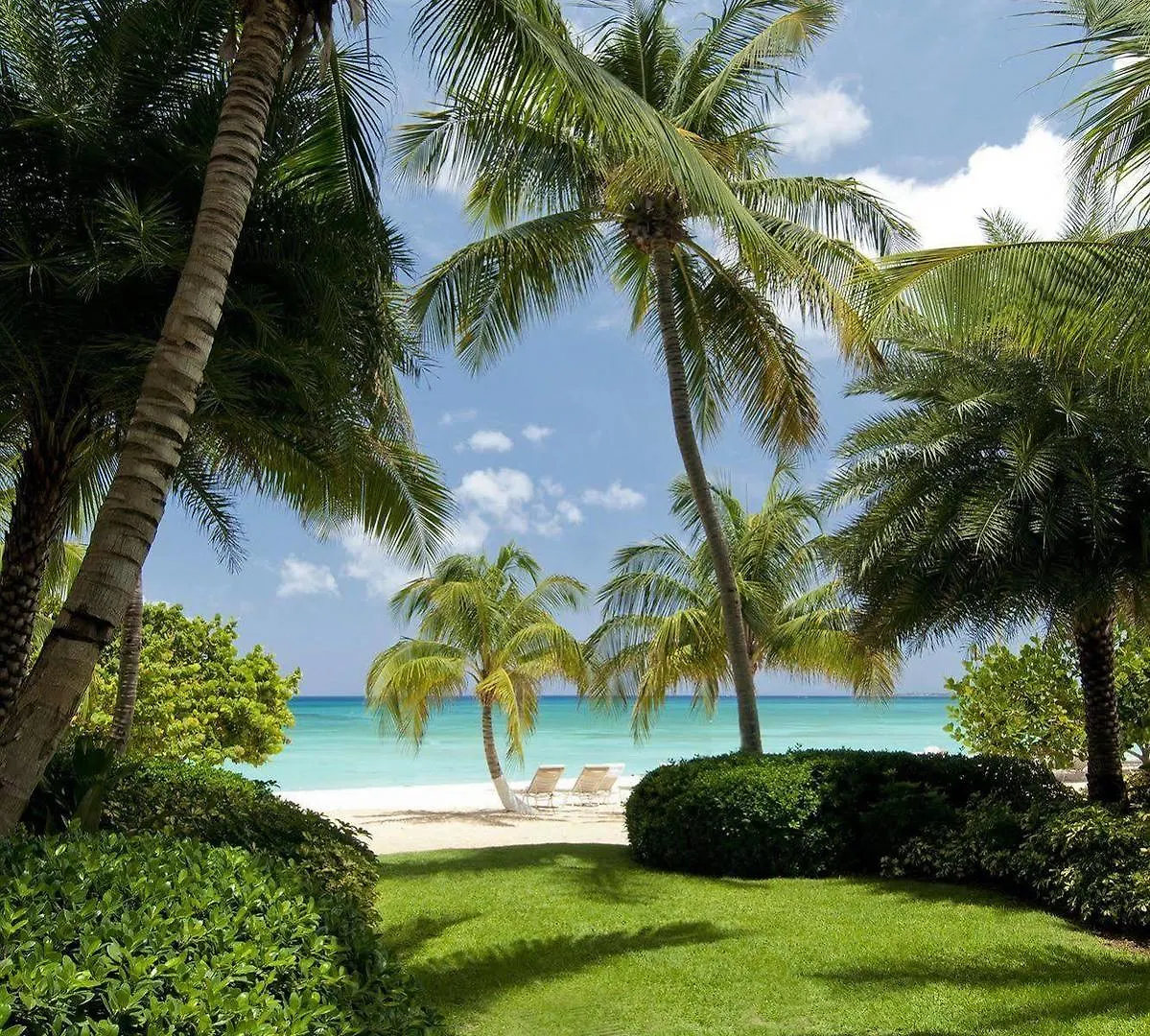 Caribbean Club Boutique Hotel, Grand Cayman Seven Mile Beach Hotel